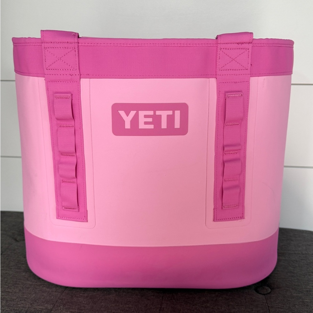 YETI Camino 35 Power Pink